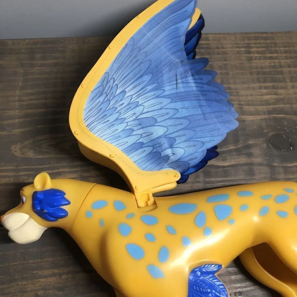 *Disney Jr. Elena of Avalor SKYLAR Yellow Jaquin Wings Flap Leopard 13